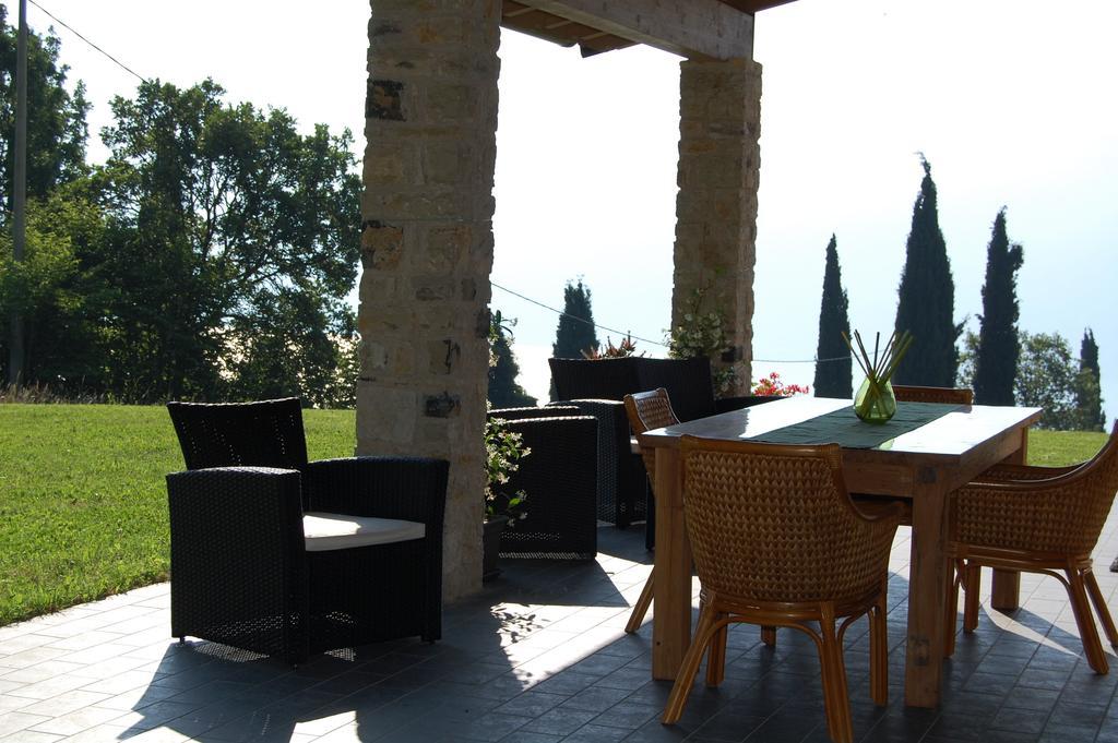 Agriturismo Casa Del Castagneto Gargnano Rum bild